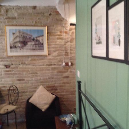 Mirella Apartment เปรูจา ภายนอก รูปภาพ